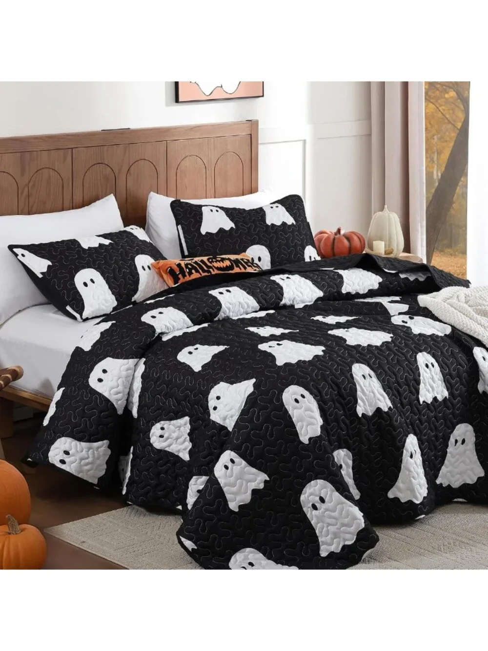 Spooky Halloween King Size Quilt Set, Black Ghost Bedspread & Pillow Shams 3 Pcs